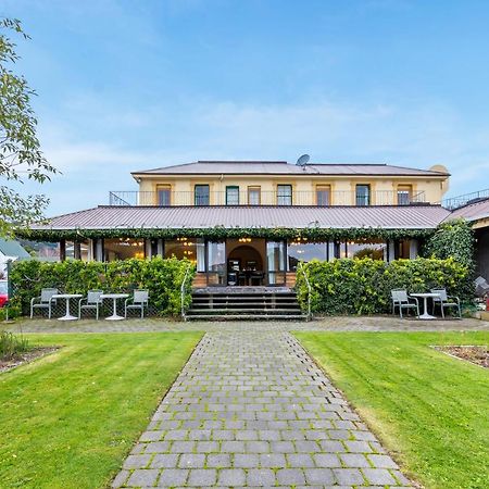 The Grand Hotel & Bar - Akaroa Exterior photo