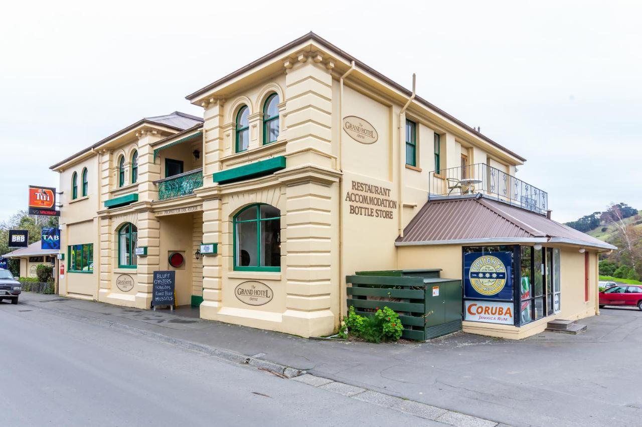 The Grand Hotel & Bar - Akaroa Exterior photo